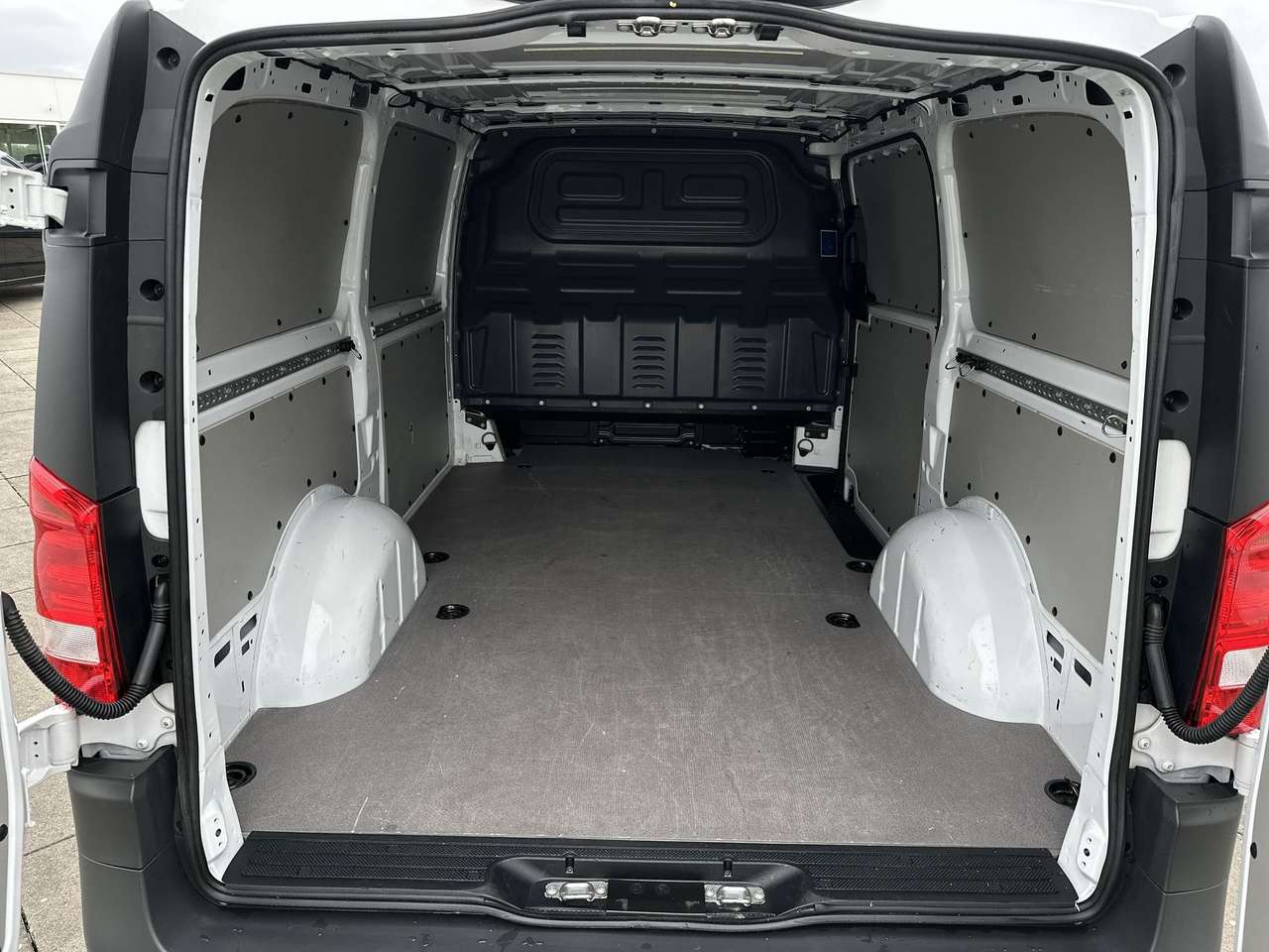 Mercedes-Benz Vito 116 CDI PRO/9G TRON/NAVI/TREKH 2500 KG/HOUTVLOER/ — foto 9 van 15