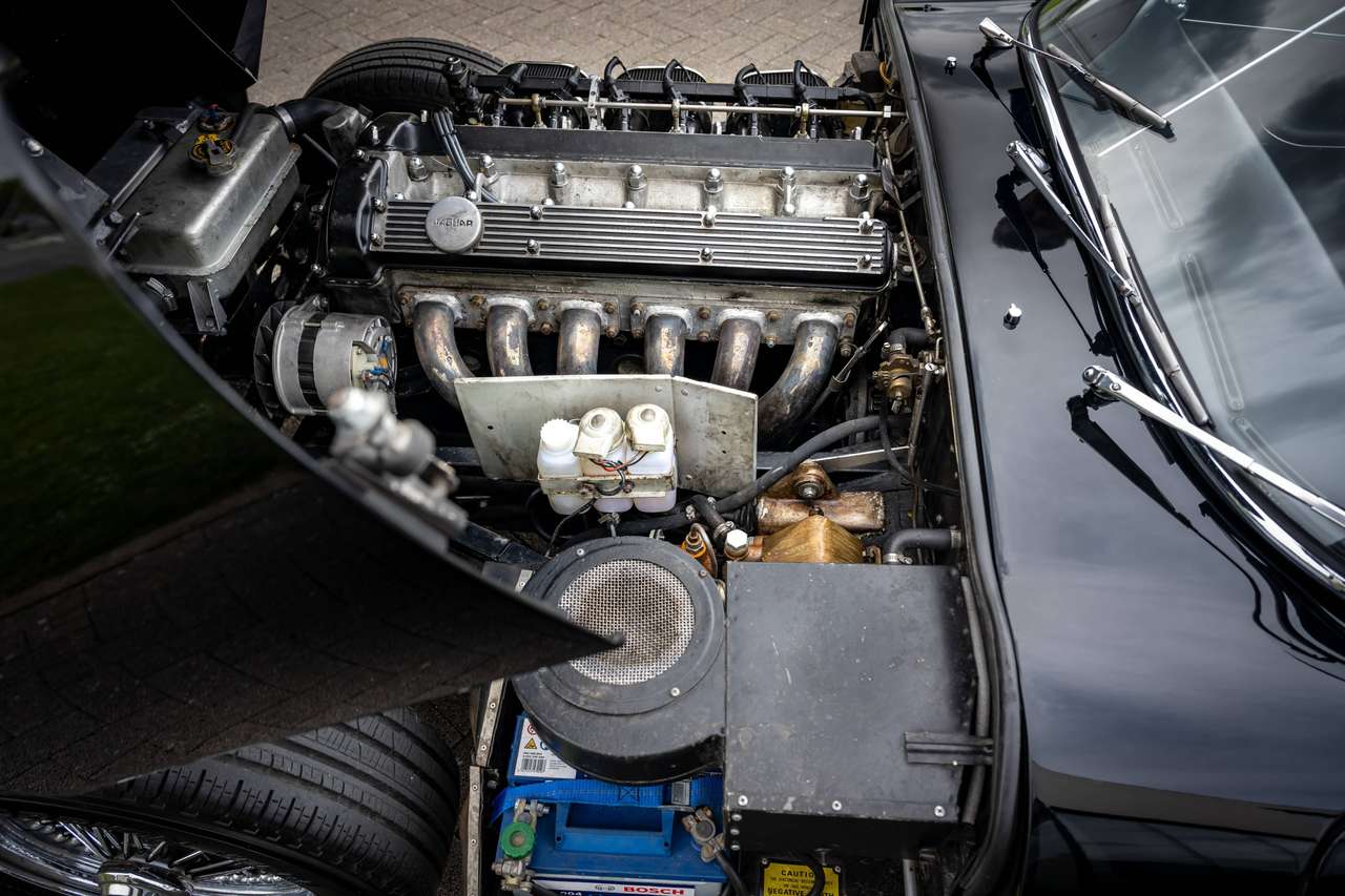 Jaguar E-Type 4.2 cabrio 5 speed — foto 18 van 25