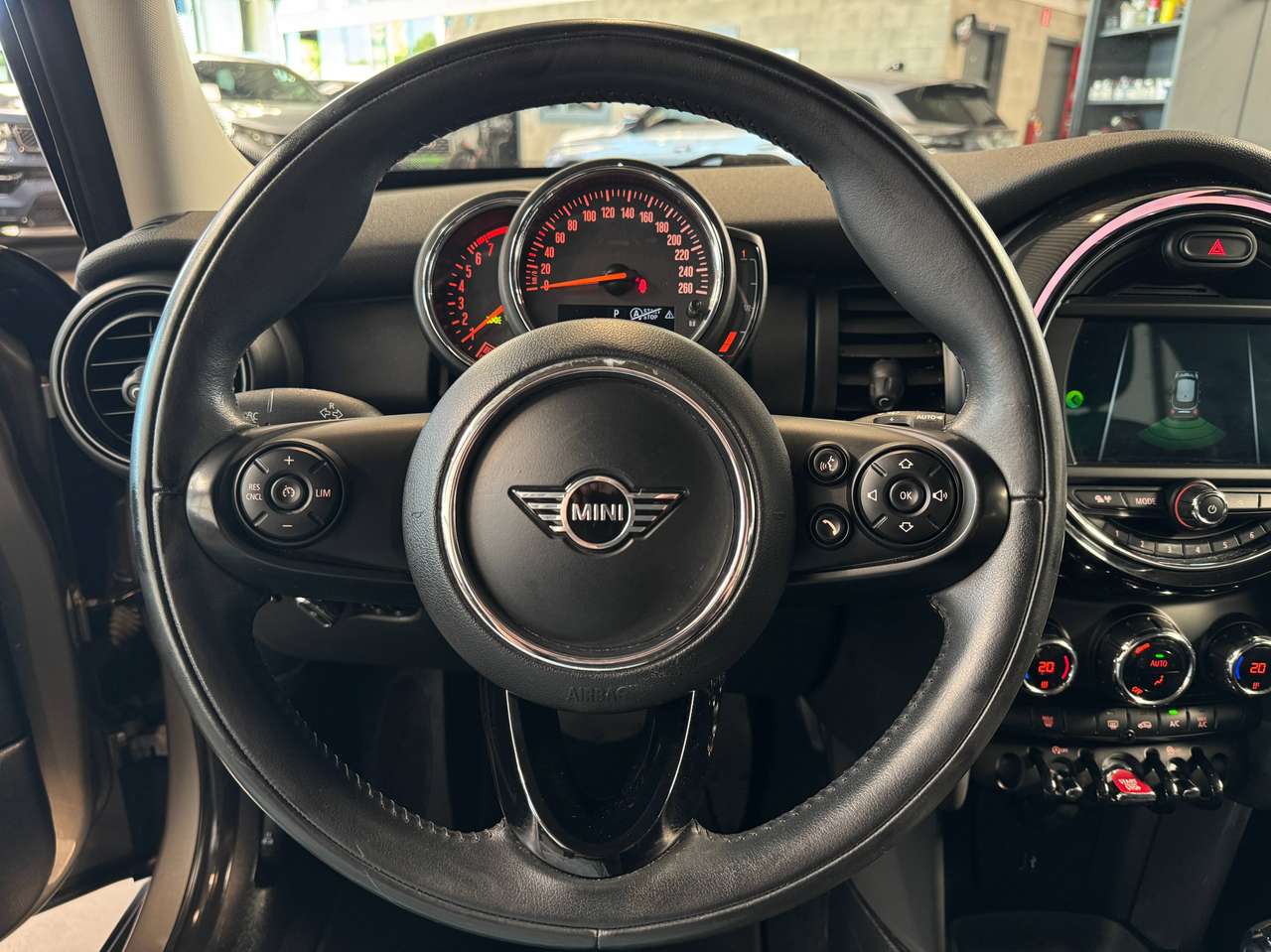MINI One 1.5 Automaat met John Cooper velgen — foto 17 van 18