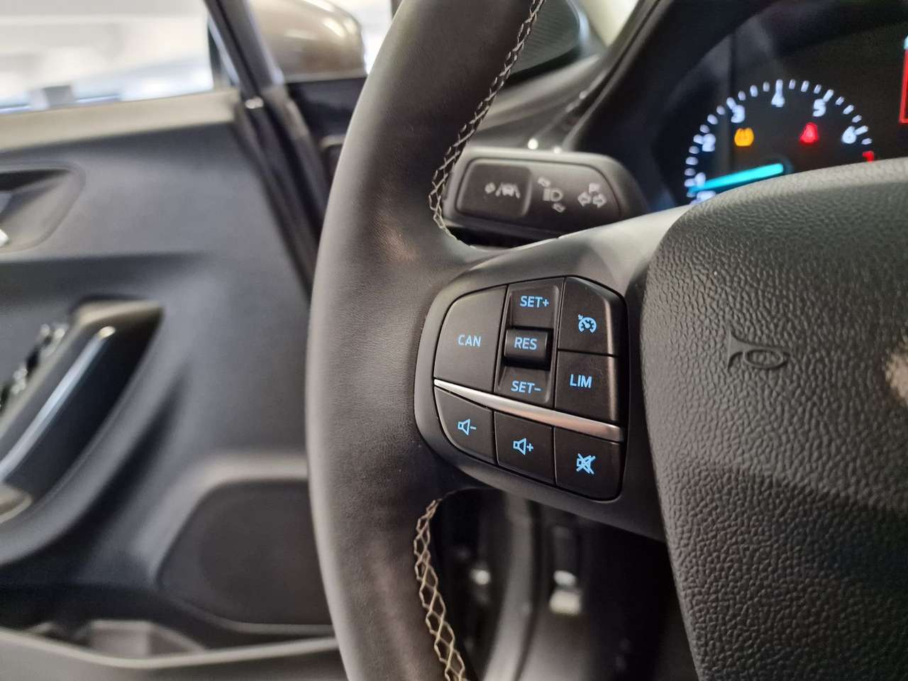 Ford Puma TITANIUM HYBRID BENZINE — foto 13 van 16