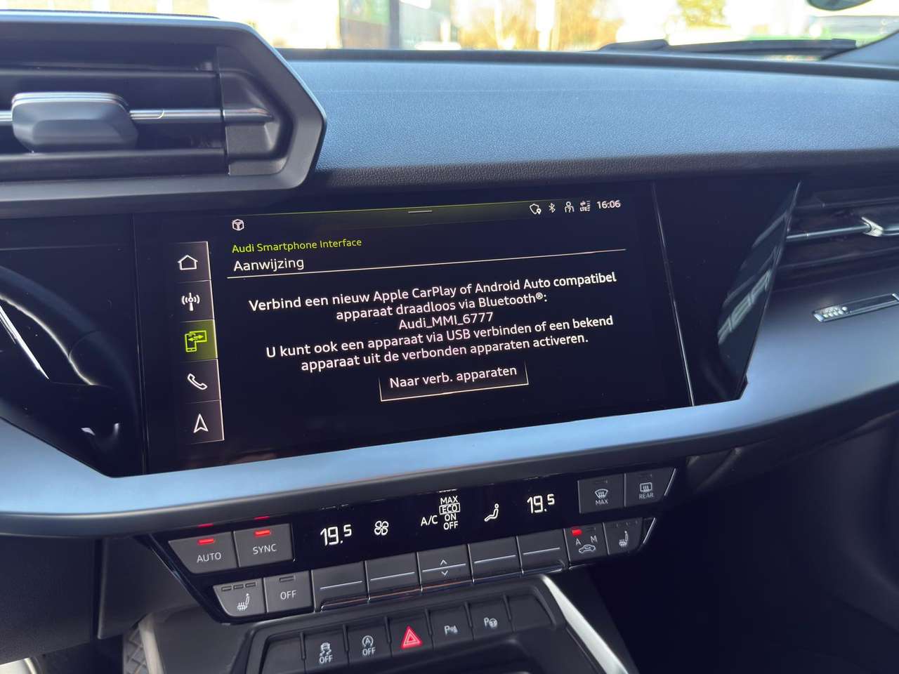 Audi A3 30 TSI 5 deurs S-Tronic Sport Line Leder  !!! — foto 15 van 19