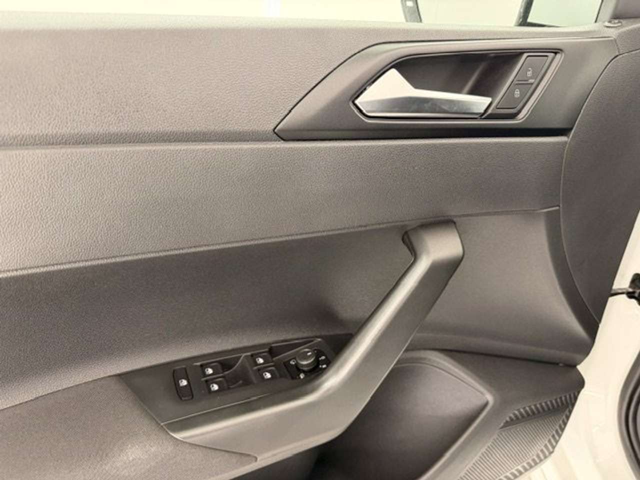 Volkswagen Polo BENZINE MET SLECHTS 22000KM!!!!! — foto 14 van 20