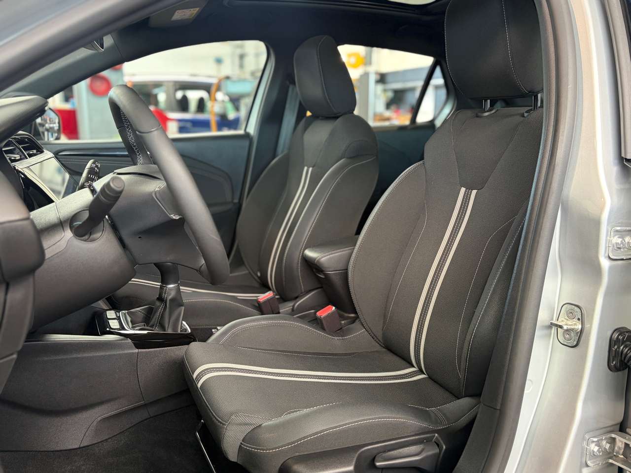 Opel Corsa 1.2i GS- Line met panoramisch dak! — foto 5 van 17