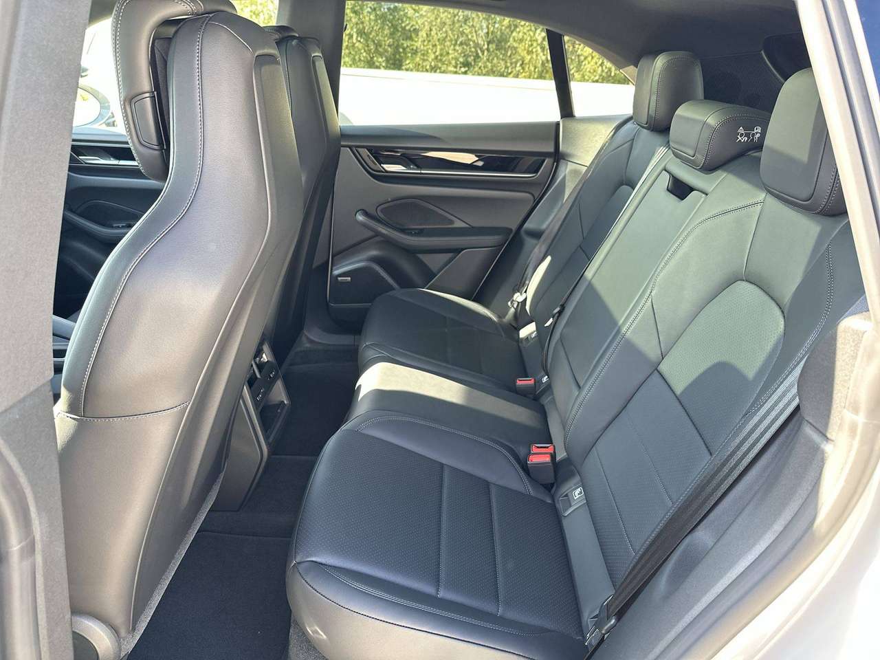Porsche Macan ELECTRIC Trekhaak Pano Dak 22" RS Spyder  Bose Sportdesignpakket — foto 15 van 19