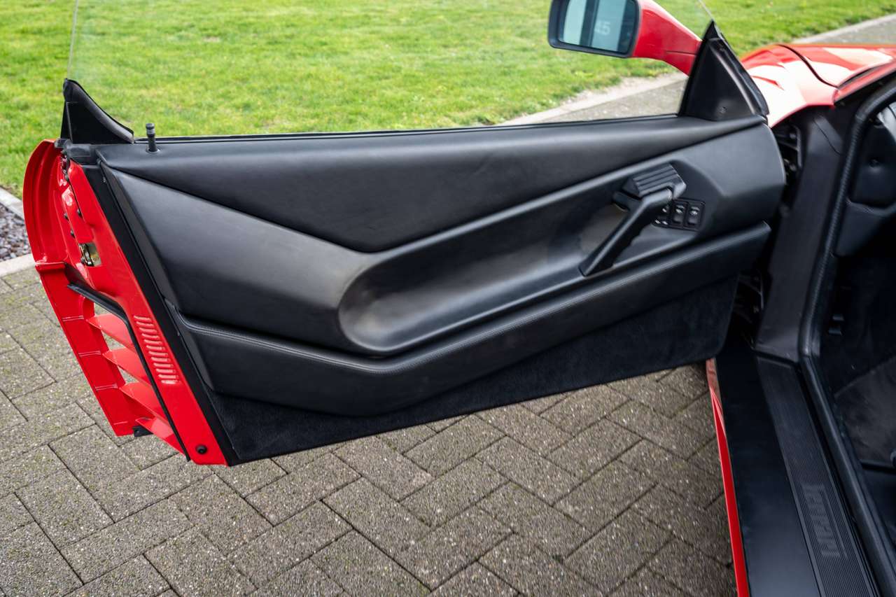 Ferrari 348 GTB pre-production — foto 15 van 18