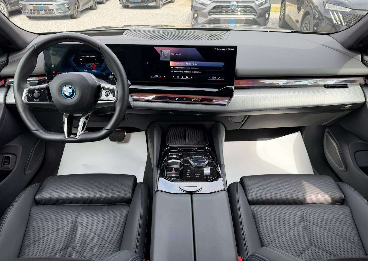 BMW 530 e MPACK PRO HARMAN KARDON HEADUP ICONIC GLOW — foto 6 van 25