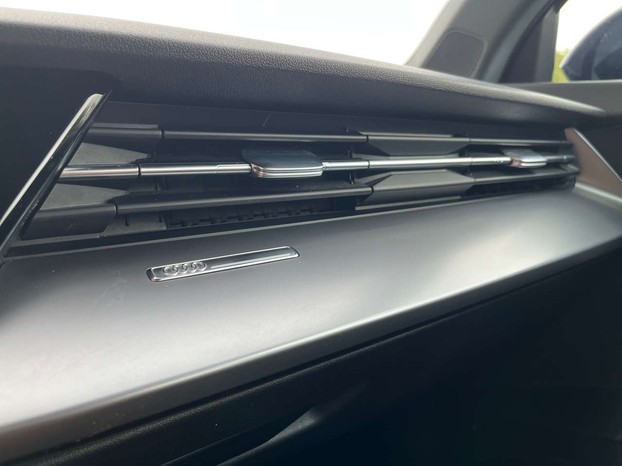 Audi A3 A3 Sportback MHEV 30 eTFSI Business Attraction S-Tronic /LEATHER / HEATED SEATS / LED / PDC / COCKPIT / CARPLAY /ACC PREP — foto 13 van 19