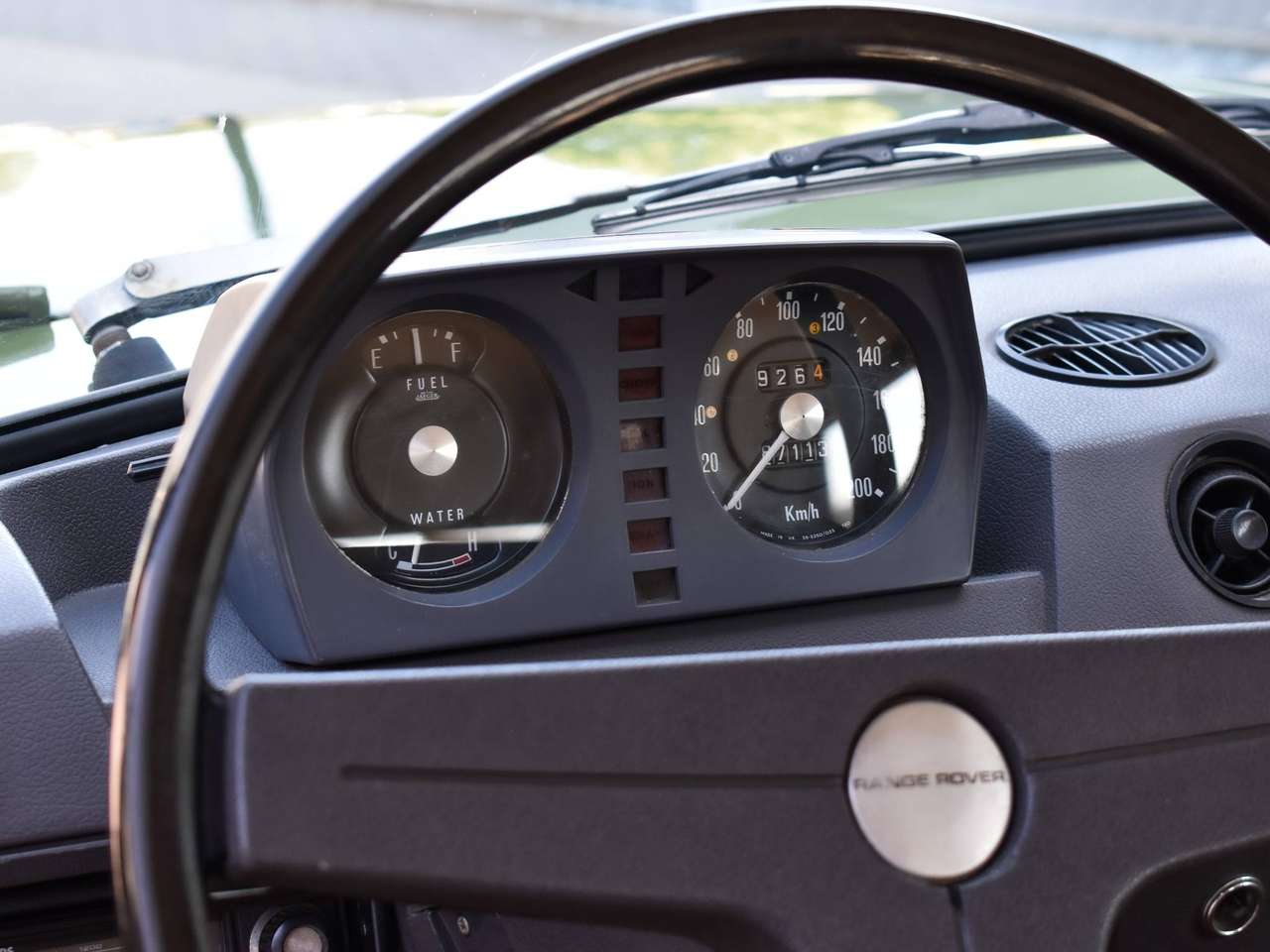 Land Rover Range Rover Classic V8 / Warwick Green / Restored / Suffix D — foto 9 van 19