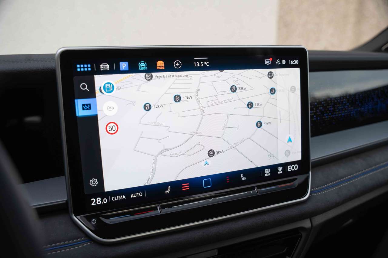 Volkswagen Tayron eHybrid R-LINE/PANO/IQLIGHTS/HUD/H&K/ACC/360/TREKH — foto 19 van 25