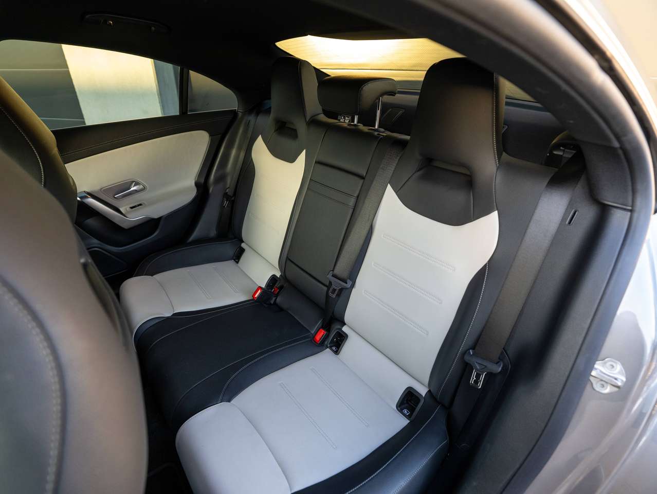 Mercedes-Benz CLA 180 Automaat | Keyless | Airco | Cruise control | Camera — foto 7 van 25