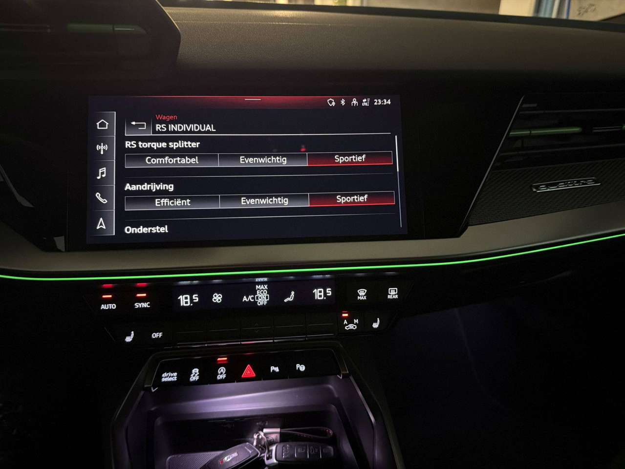 Audi RS3 SPORTBACK * KYALAMI GROEN * AUDI EXCLUSIVE *  DCC * LED * KEY LESS GO * LEDER PACK PLUS  * NAVI * ACC *B&O * MATRIX * — foto 14 van 25