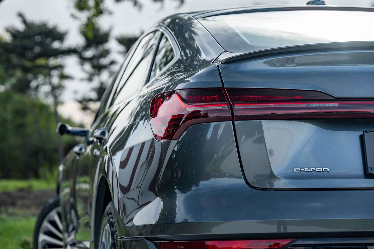Audi e-tron (2021) — foto 12