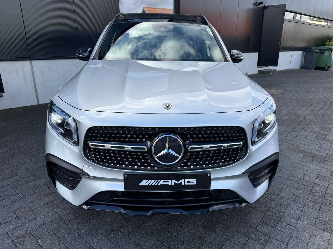 Mercedes-Benz GLB 200 Automaat AMG Pack Panodak 39000km Nieuwstaat — foto 2 van 18