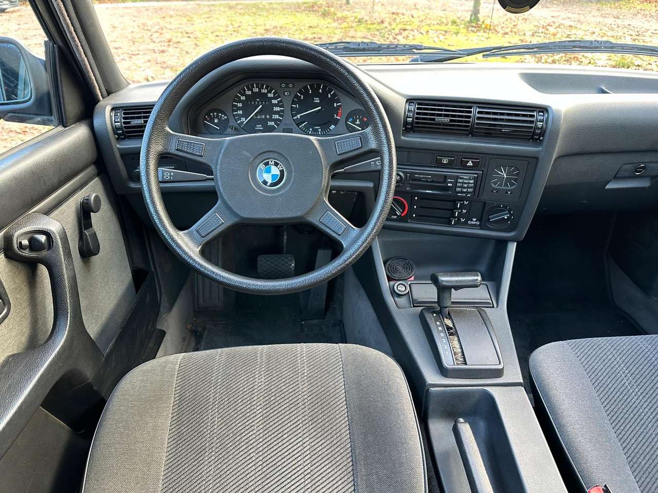BMW 320 e30 — foto 6 van 14