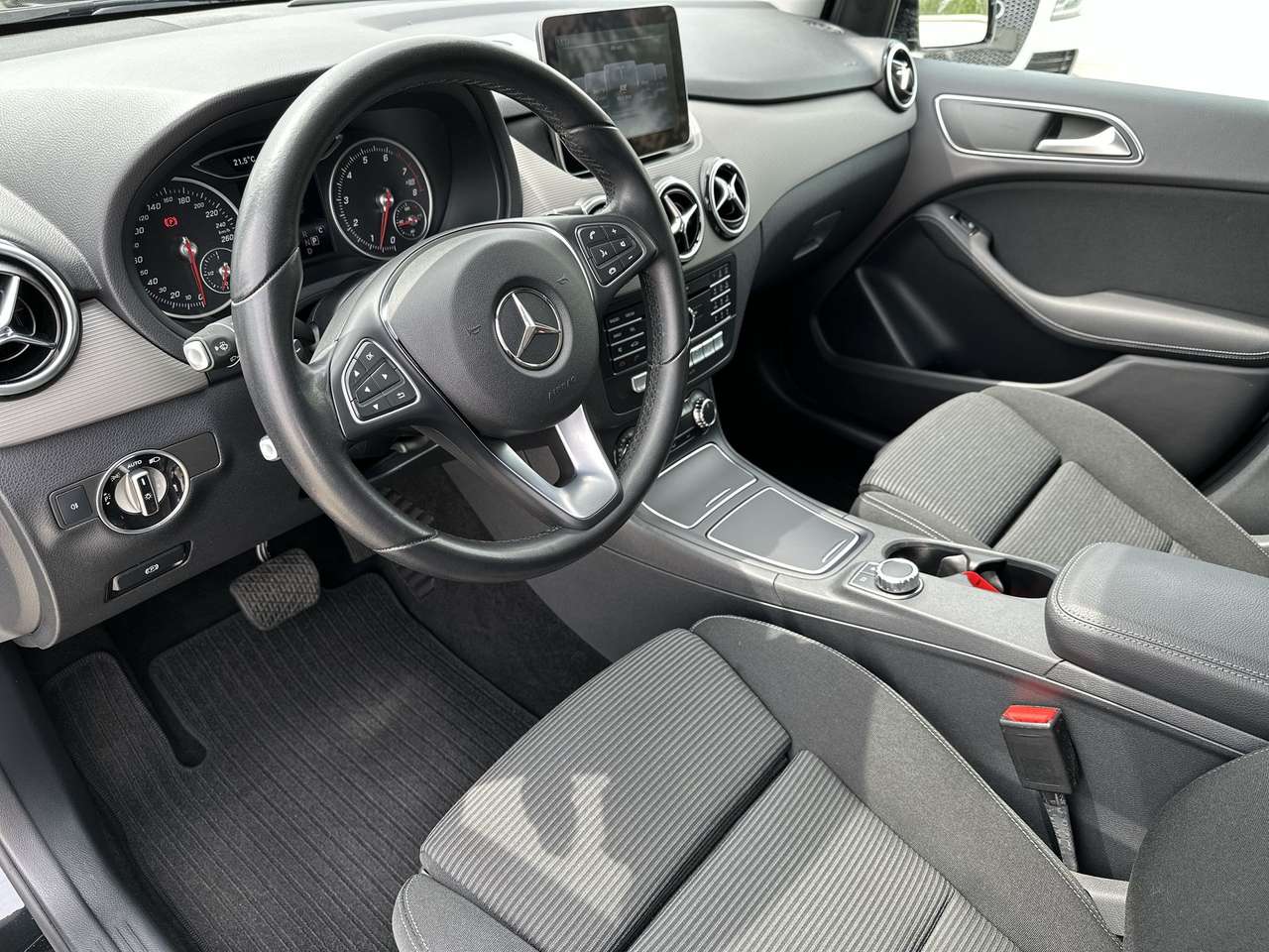 Mercedes-Benz B 180 B 180 PDC +Camera Privacy ramen  LED Verw. zetels — foto 10 van 18