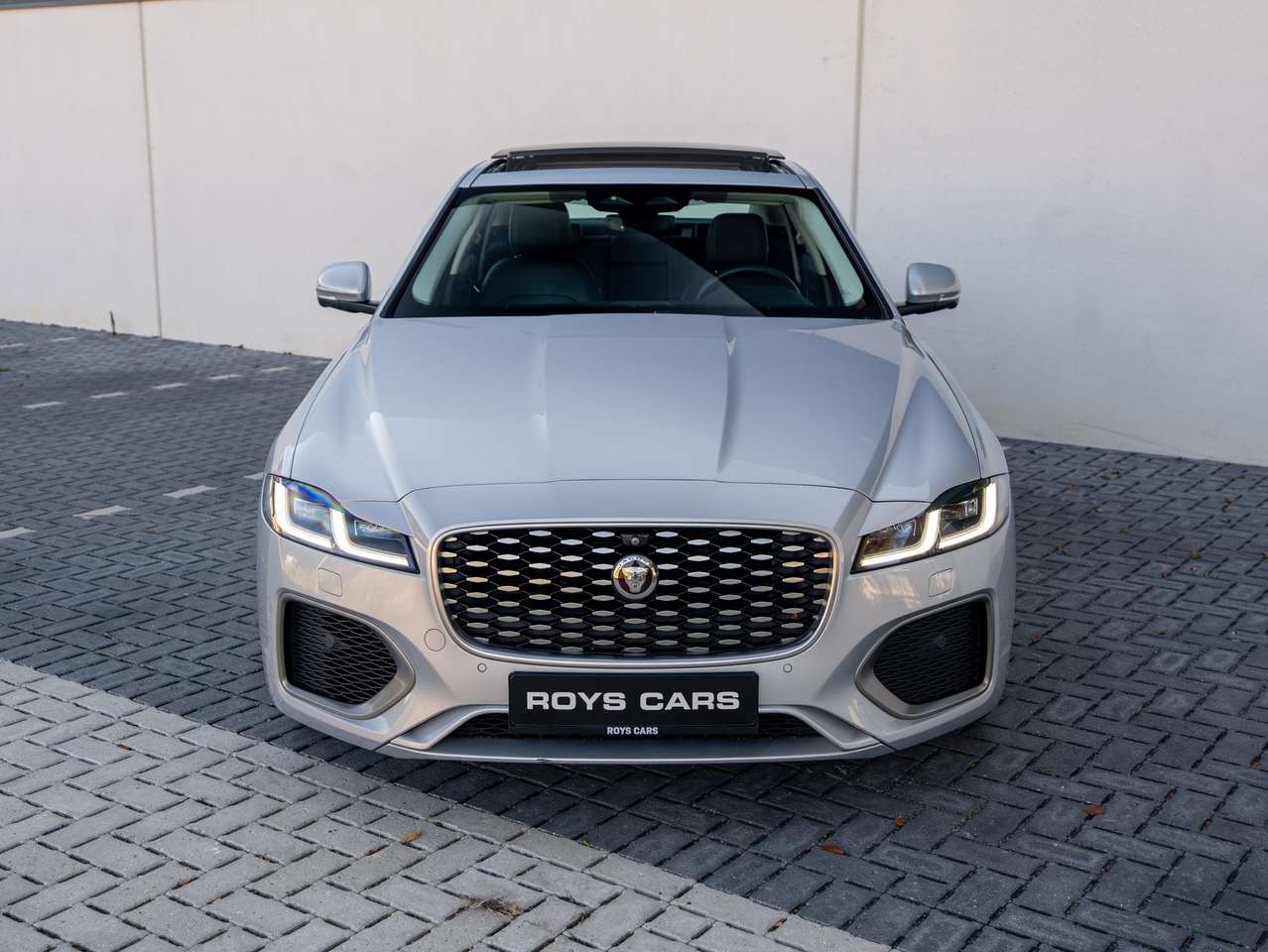 Jaguar XF XF 2.0 T P250 R-Dynamic SE — foto 4 van 21
