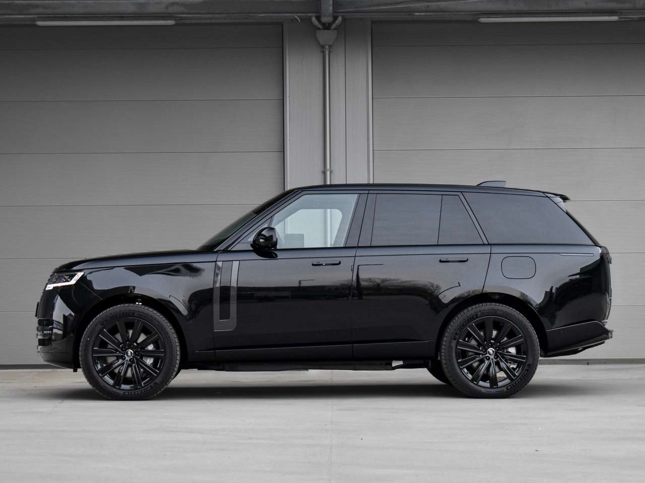 Land Rover Range Rover HSE P550e PHEV - NIEUW - DIRECT BESCHIKBAAR — foto 3 van 25