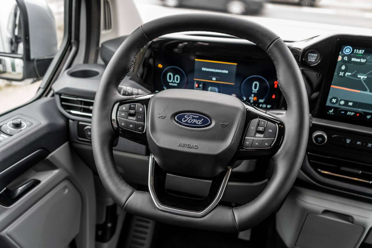 Ford Transit Custom 2.0TDCi Limited L2 5pl. - 5j Warranty - 40.400ex — foto 15 van 18