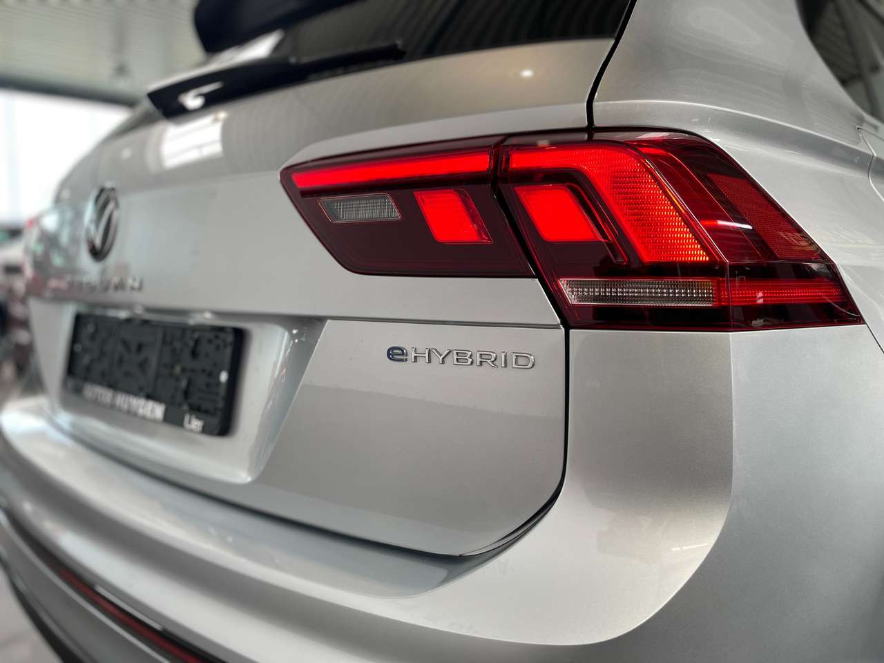 Volkswagen Tiguan 1.4 Plug-in Hybrid 'R-Line' — foto 4 van 21
