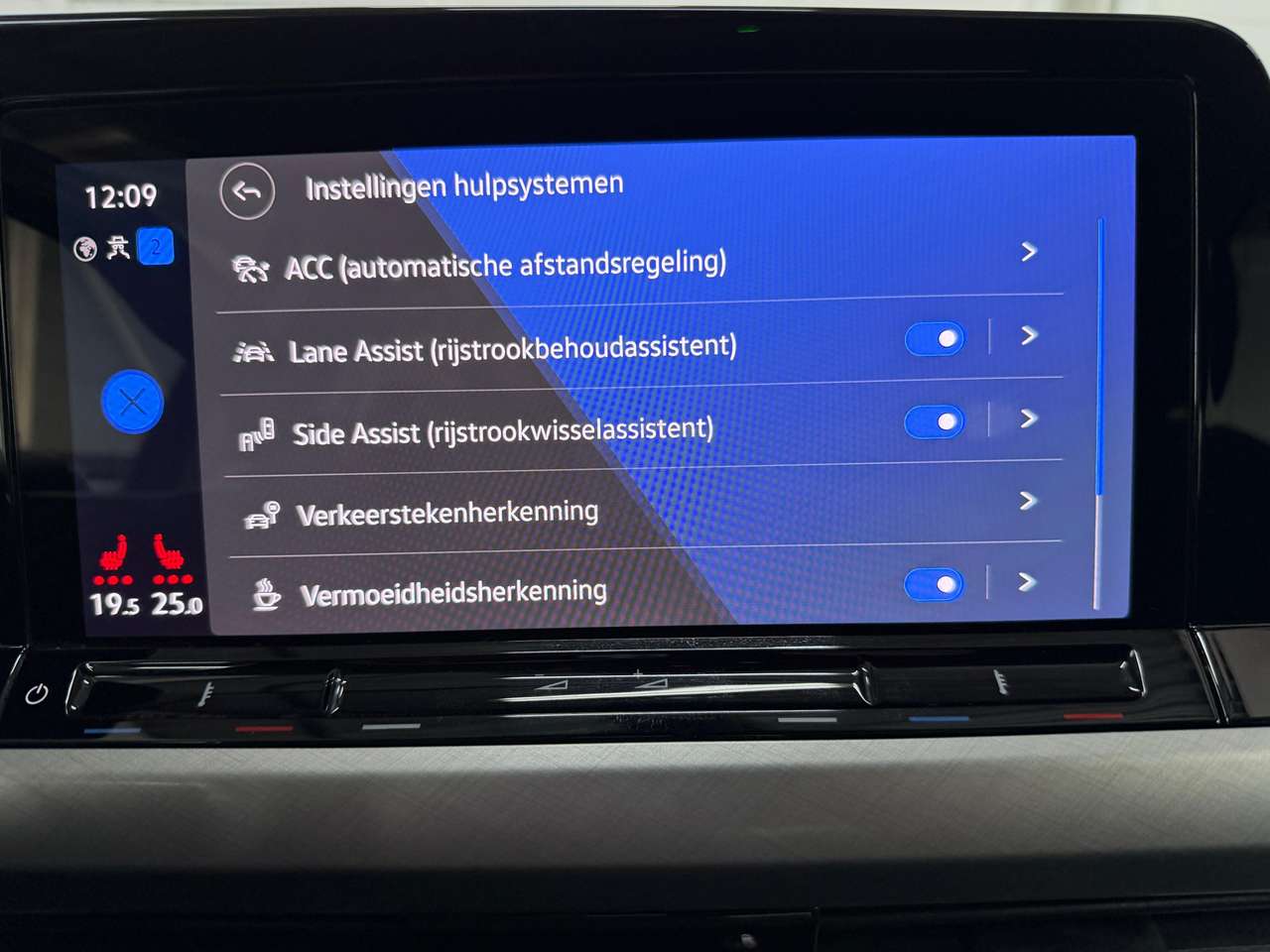 Volkswagen Golf 1.5 eTSI Life DSG LED*NAVI*PDC*CARPLAY*CAMERA*ACC*ALCANTRARA — foto 25 van 25