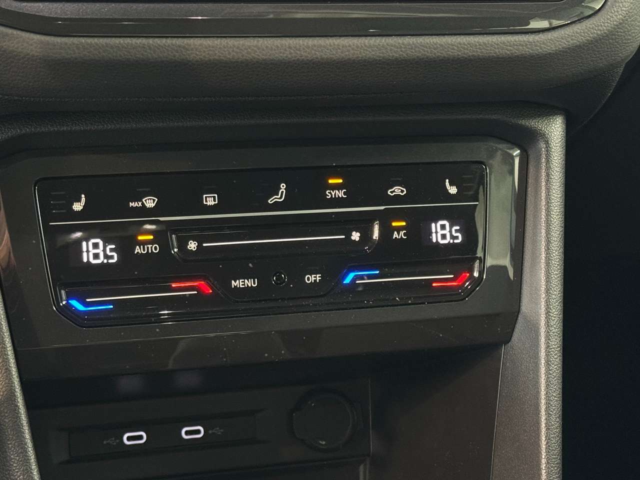 Volkswagen Tiguan 1.5 TSI Life Navigatie / Camera / DAB — foto 14 van 17