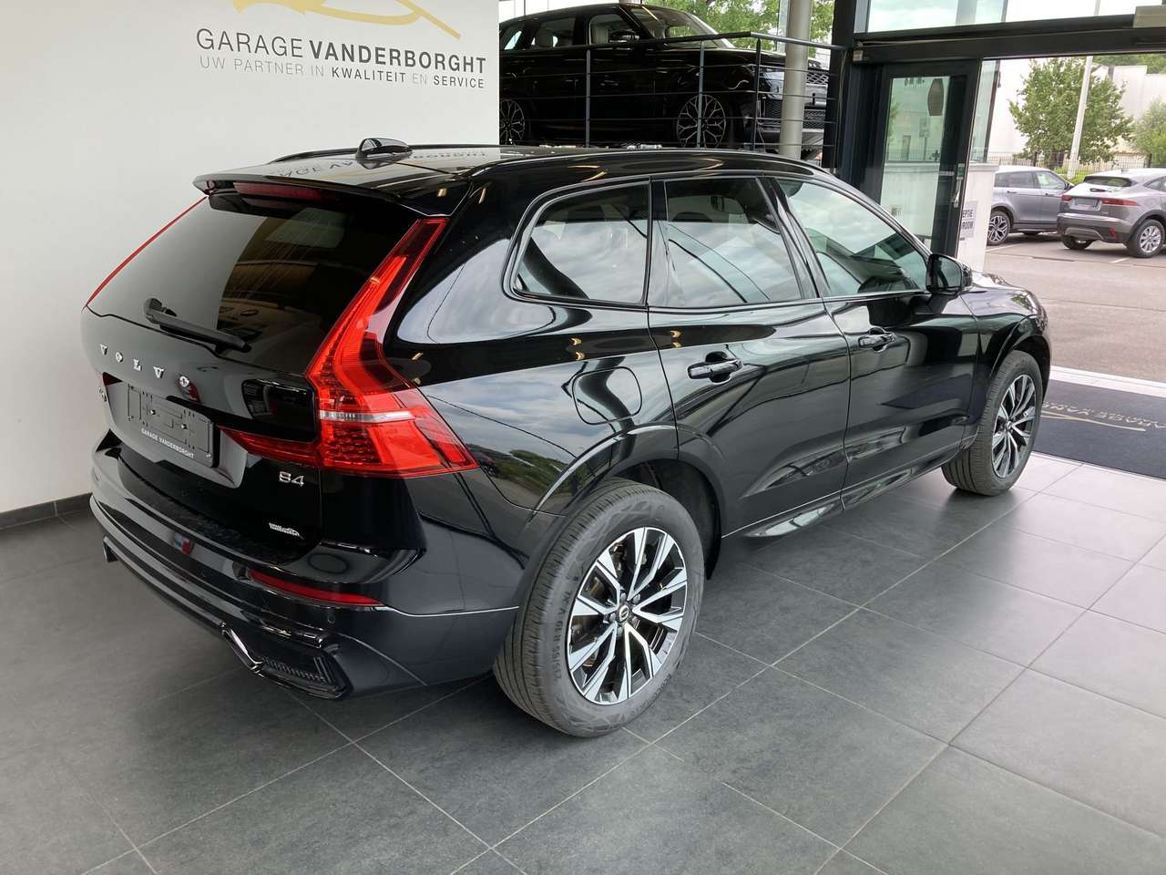 Volvo XC60 PLUS DARK HYBRID BENZINE AUTOMAAT 43000KM!!!! — foto 4 van 17