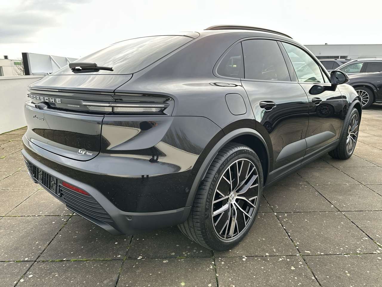 Porsche Macan 4ELEK/21"/PANODAK/TREKH/LEDER/ADAPT SNELHEIDSREG — foto 3 van 19