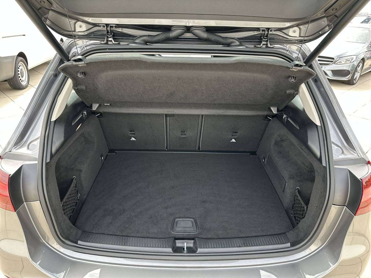 Mercedes-Benz B 200 B 200 Progressive trekhaak Dode hoek Distronic Plus — foto 11 van 18