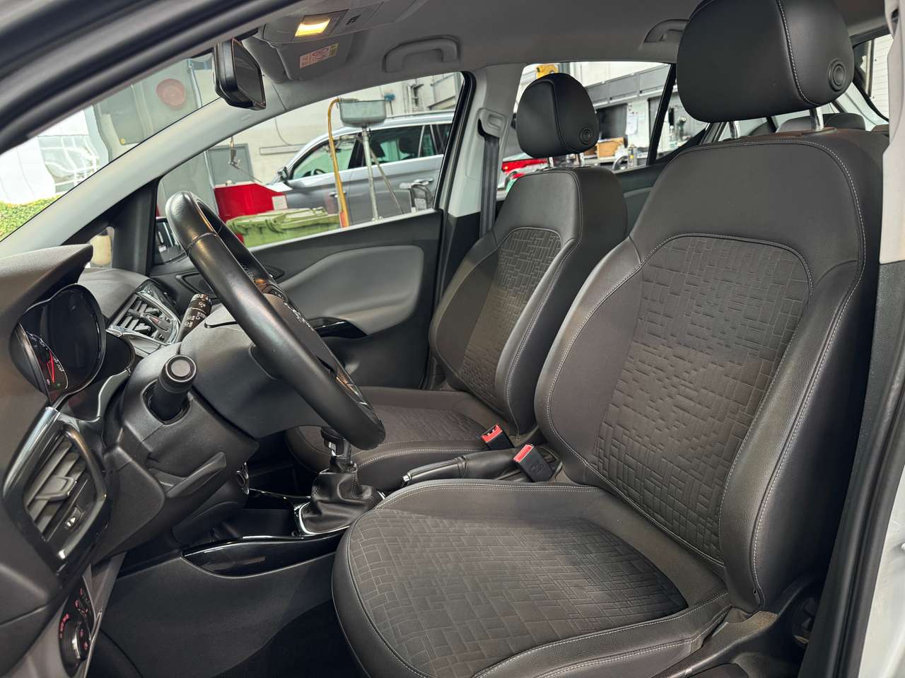 Opel Corsa 1.2i Enjoy met 12 maanden garantie! — foto 4 van 14