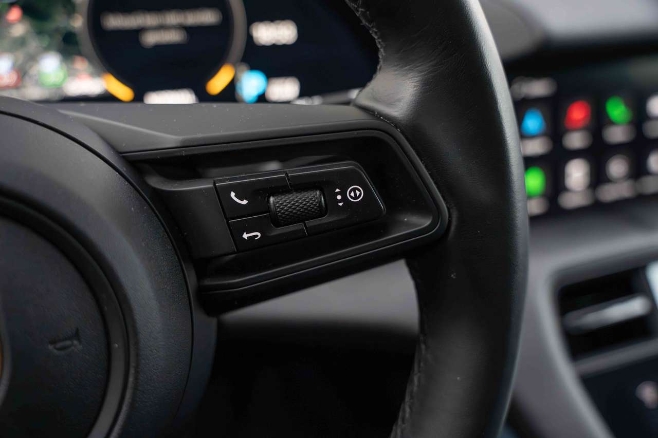 Porsche Taycan 4 Cross Turismo SOH94%/PANODAK/21'/BOSE/LUCHTV/MEMORY/CARPLAY/LANE — foto 18 van 25
