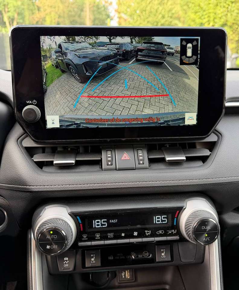 Toyota RAV4 HEV DYNAMIC PLUS VOL LEDER ZETEL- EN STUURVERWARMING CAMERA APPLE CARPLAY — foto 13 van 13