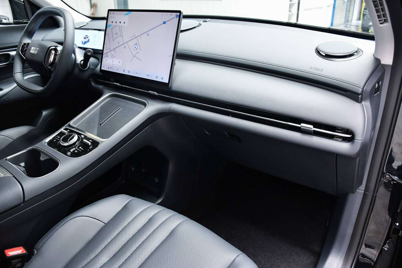 Geely Starray EM-i Pro 83km NIEUW - NAVIGATIE  / SMARTLINK / LEDER / CAMERA / ACC / BLIS / PDC — foto 7 van 20