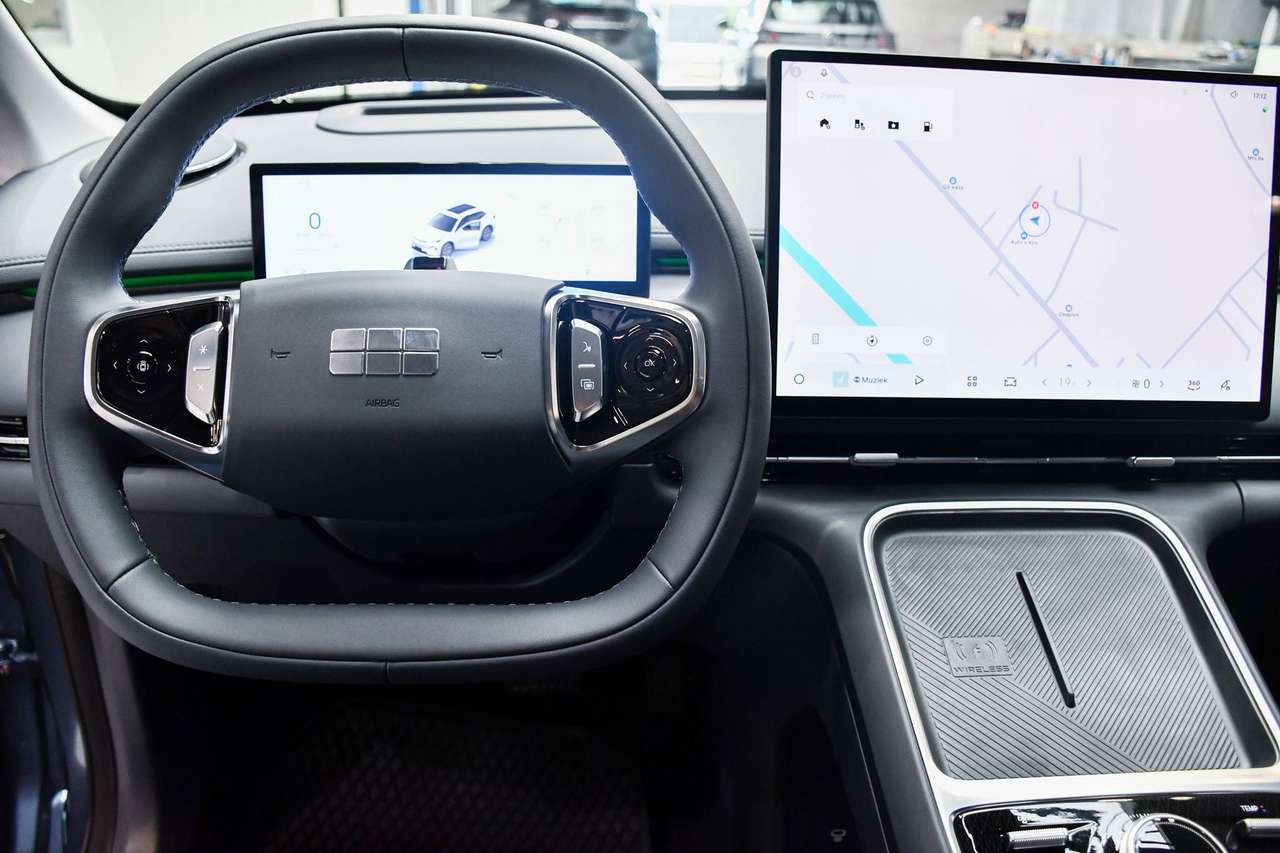 Geely Starray EM-i Max+ 136km NIEUW - NAVIGATIE / OPEN PANO-DAK / LEDER / CAMERA / ACC / BLIS / PDC — foto 10 van 24