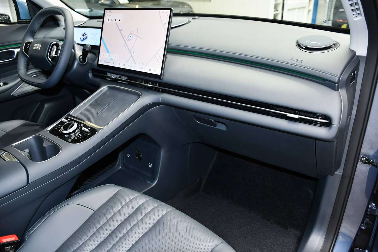 Geely Starray EM-i Max+ 136km NIEUW - NAVIGATIE / OPEN PANO-DAK / LEDER / CAMERA / ACC / BLIS / PDC — foto 8 van 24