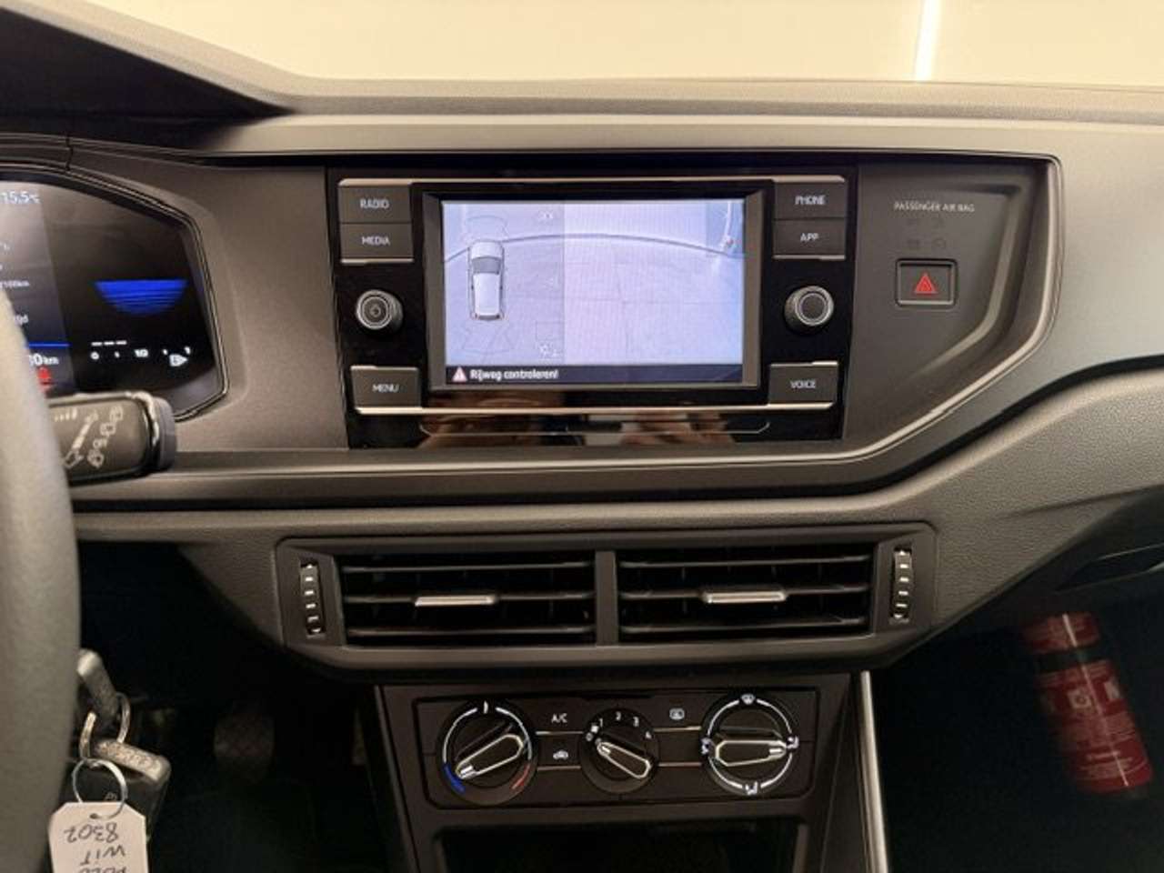 Volkswagen Polo BENZINE MET SLECHTS 22000KM!!!!! — foto 13 van 20