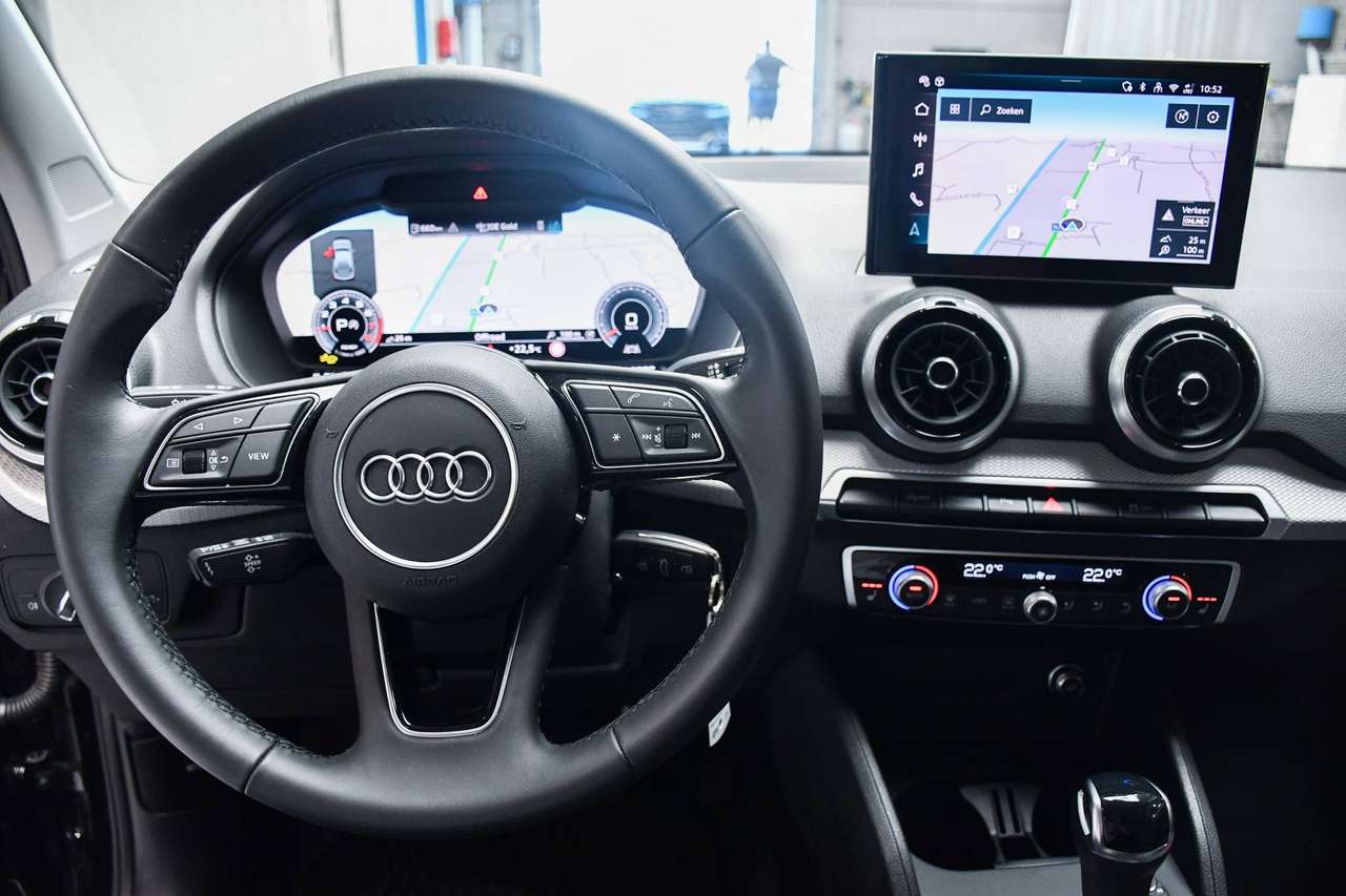 Audi Q2 Q2 35 TFSI S-Line Automaat - LEDER / NAVIGATIE / SMARTLINK / CAMERA / PDC — foto 17 van 20