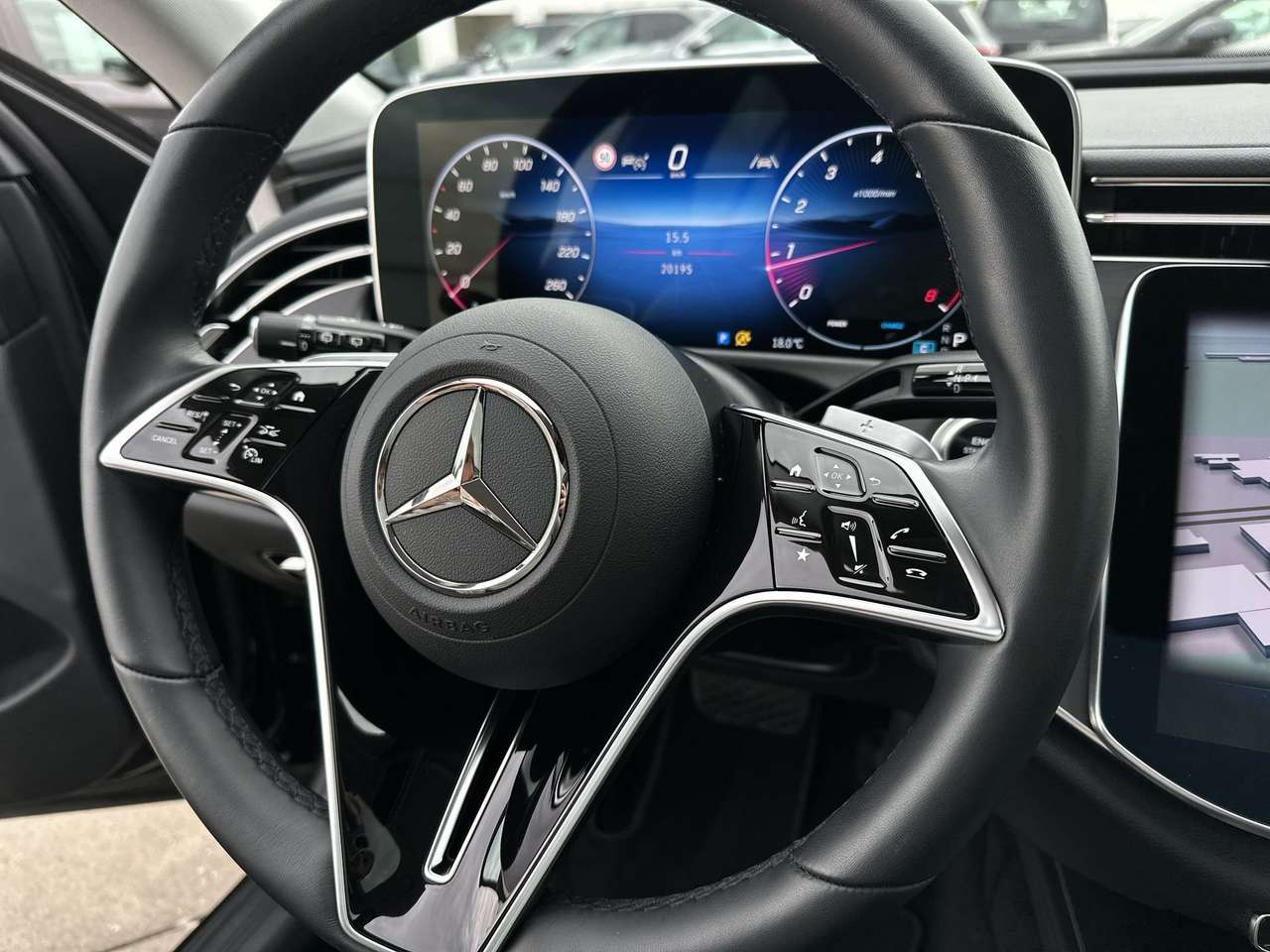Mercedes-Benz E 200 AVANTGARDE/DISTR PRO/PANODAK/KEYLESS/WINTERPAK/19" — foto 10 van 19