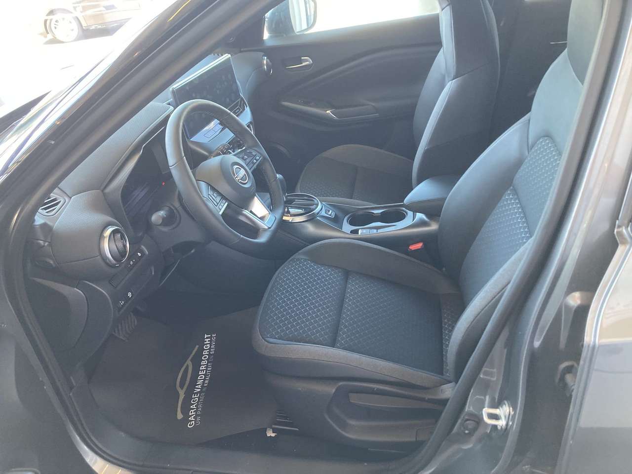 Nissan Juke N-CONNECTA BENZINE AUTOMAAT NIEUW OKM — foto 10 van 20