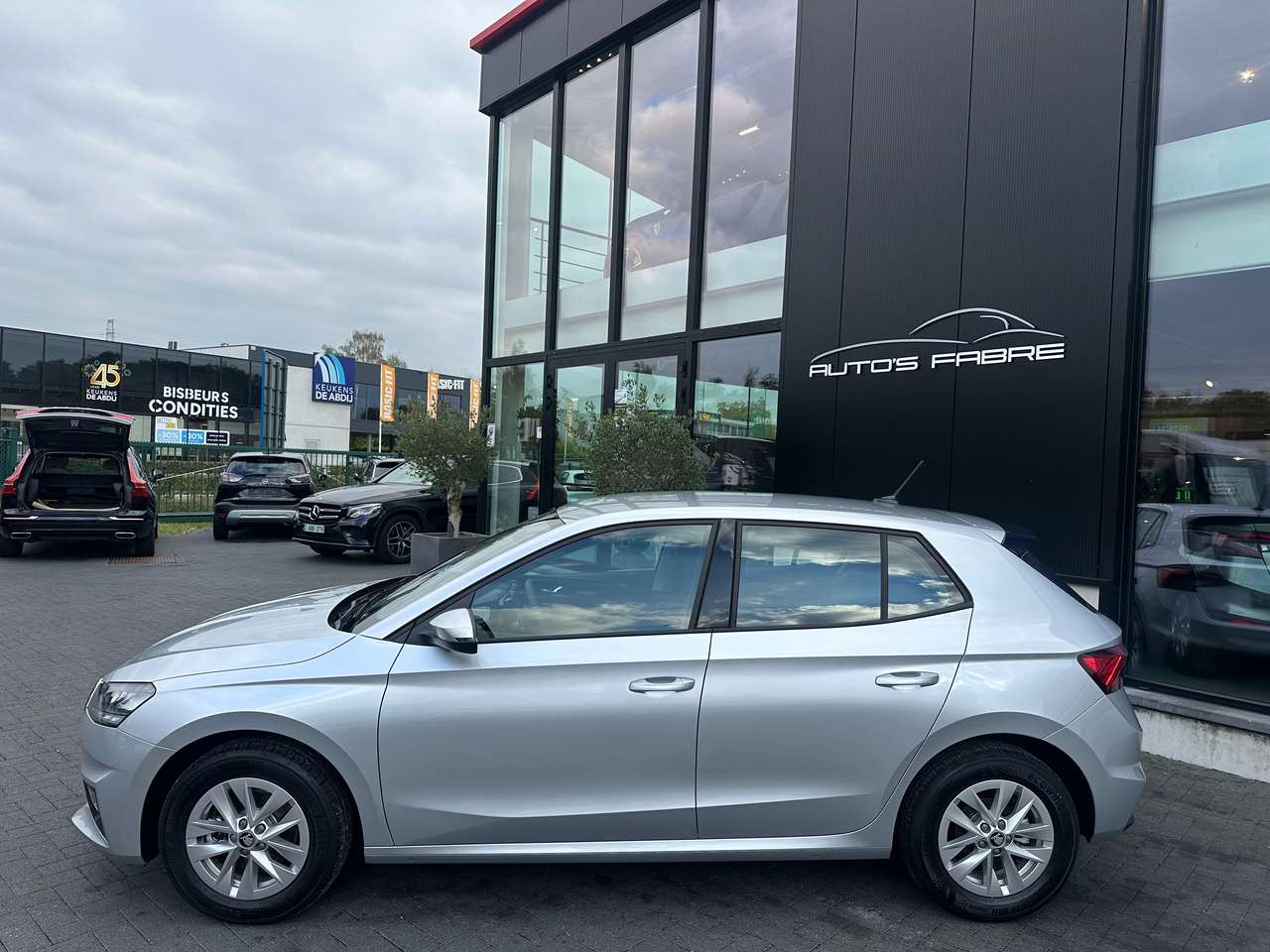 Skoda Fabia 1.0i  115pk DSG Automaat  Verw zetels NIEUW !!!! — foto 4 van 17