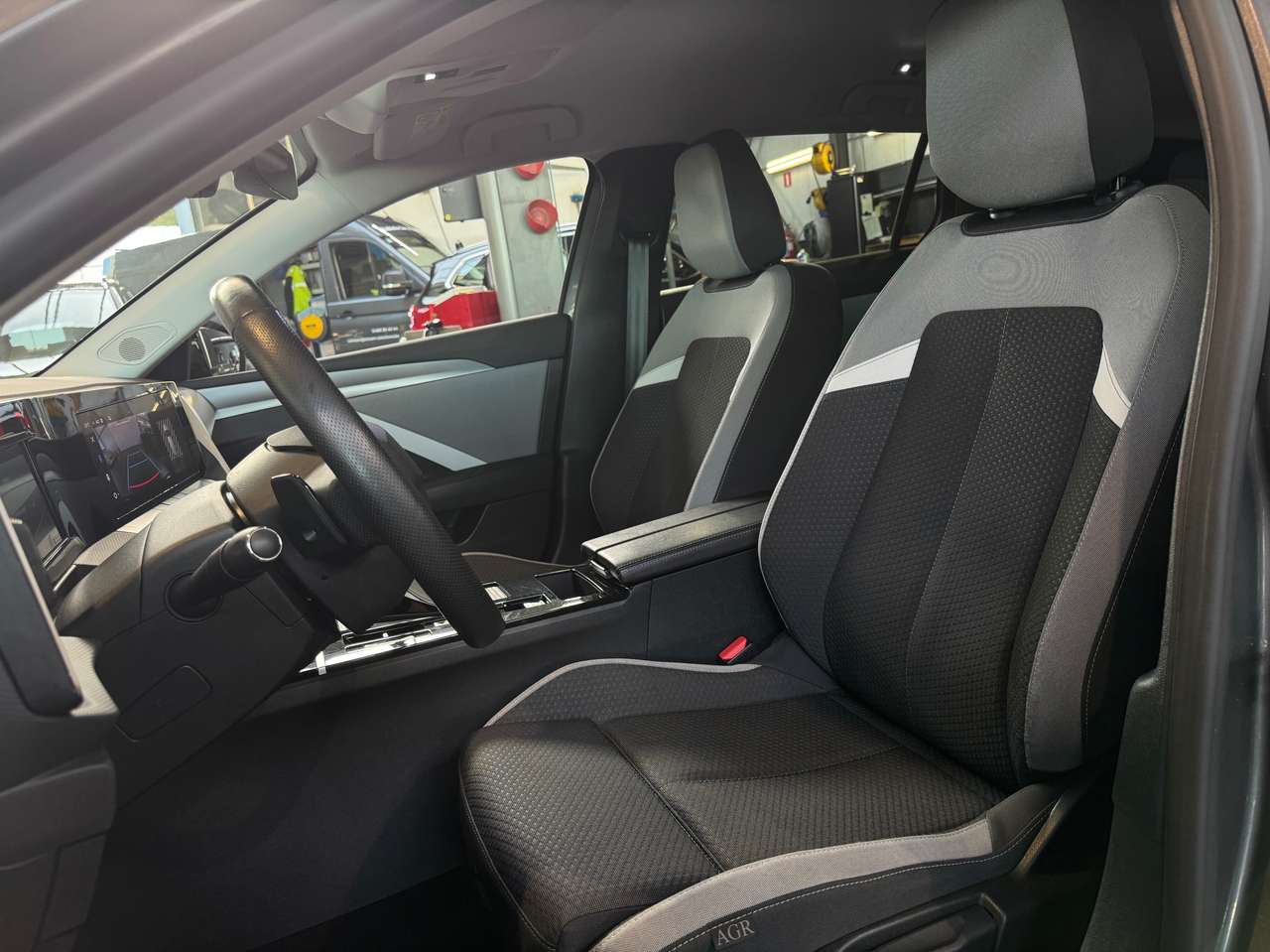 Opel Astra Sports Tourer PHEV 1.6 Turbo Edition S/S — foto 6 van 16