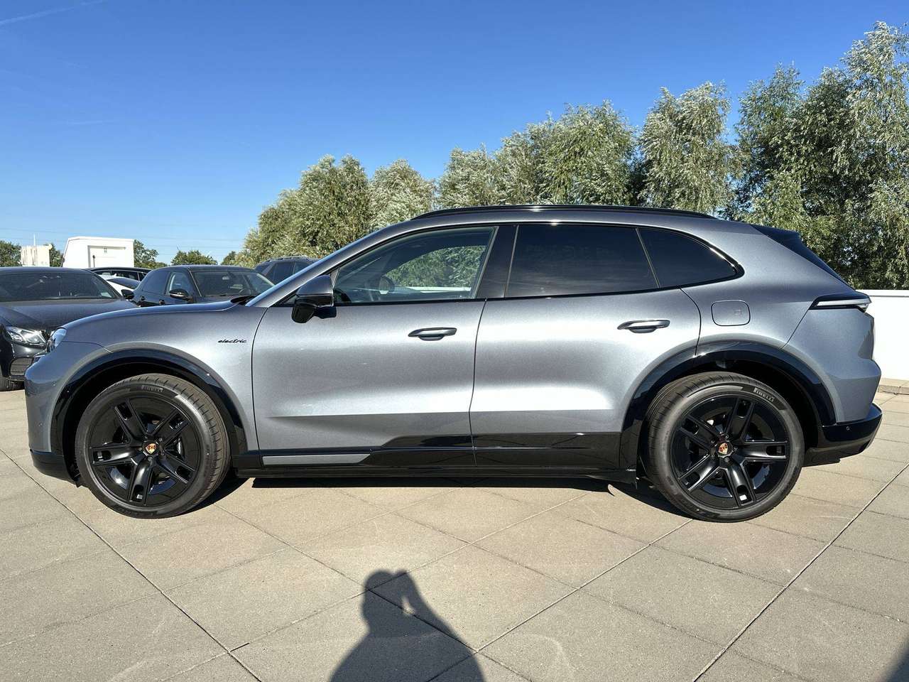 Porsche Cayenne ELECTRIC Trekhaak Pano Dak 22" Sport Design Pack — foto 4 van 18