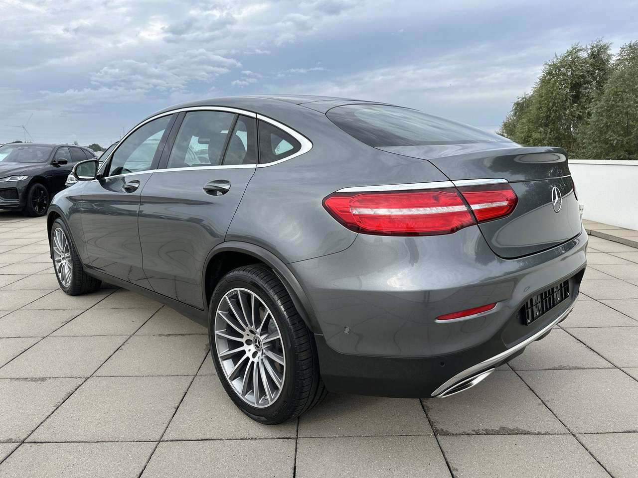 Mercedes-Benz GLC 250 GLC Coupé 250 4-Matic (EU6.2)AMG Pakket Comand Navi 20" multispaaks AMG velgen — foto 8 van 18
