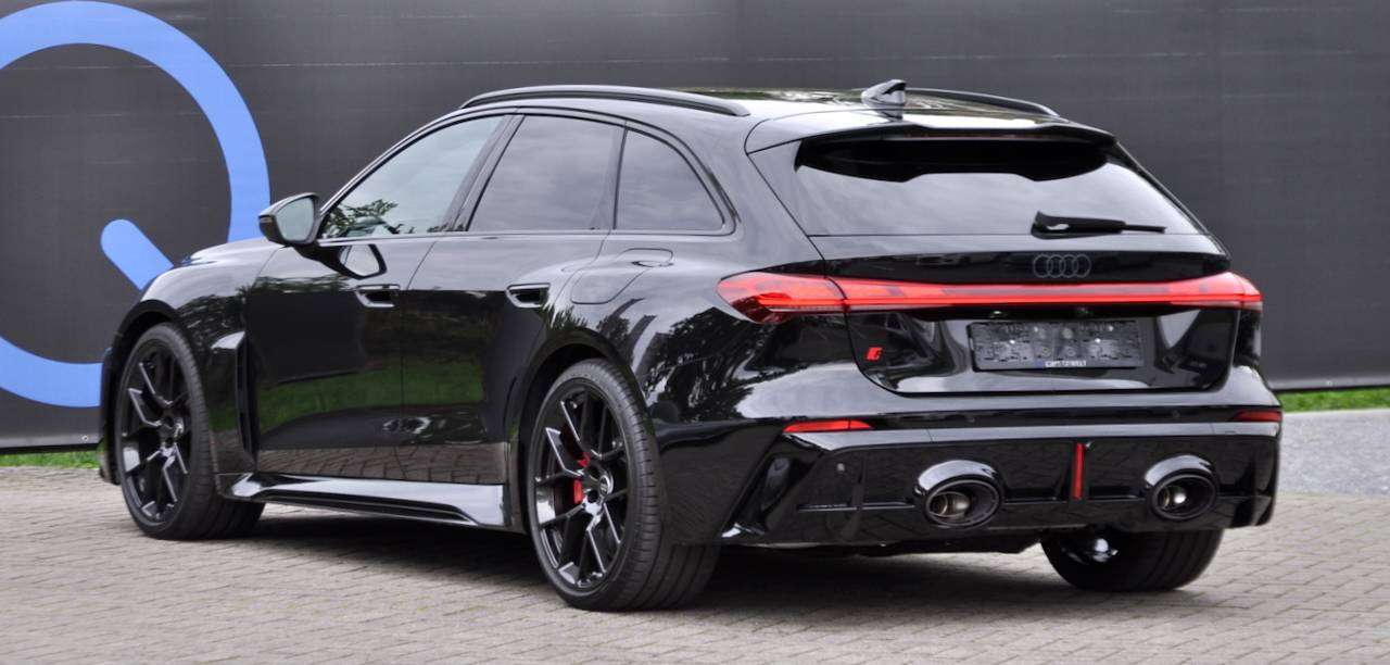 Audi RS5 AVANT BESCHIKBAAR TECH PRO SPORTPACK KERAMISCHE REMMEN PANORAMA GEKOELDE ZETELS MASSAGE B&O 360° CAM — foto 3 van 25