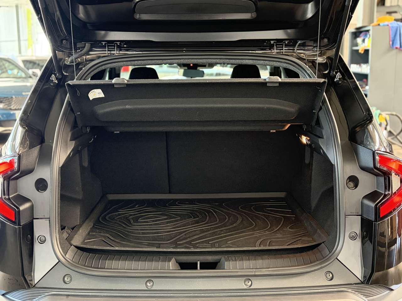 Dacia Duster Journey Hybrid 140 PK — foto 5 van 18