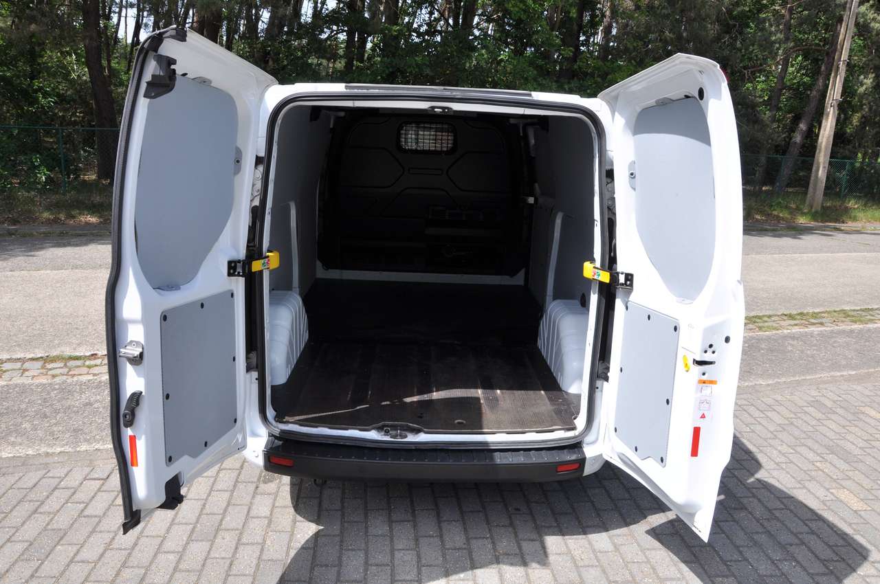 Ford Transit Custom *AUTOMAAT* TREND - L2H1 Bestelwagen 300L - BTW Aftrekbaar — foto 14 van 15