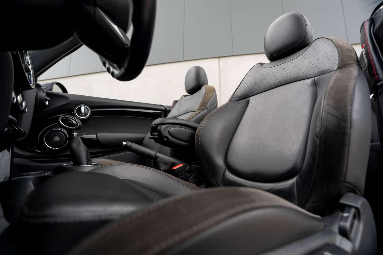 MINI Cooper S Cabrio Automaat | Leder | Harman Kardon — foto 23 van 25