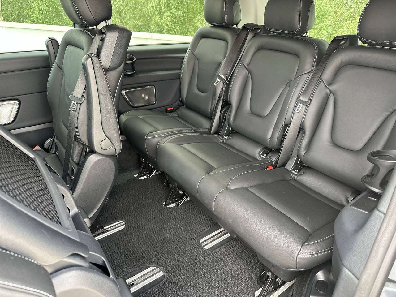 Mercedes-Benz V 300 benzine Style L2  Nieuw model Geheel lederen interieur Navi Burmester — foto 13 van 19