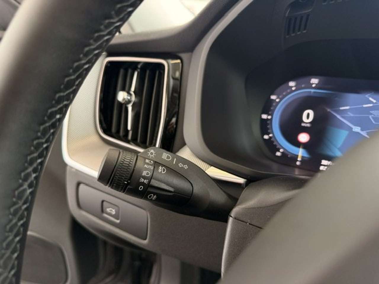 Volvo XC60 PLUS DARK B5  AWD AUTOMAAT +TAL VAN OPTIES — foto 20 van 22