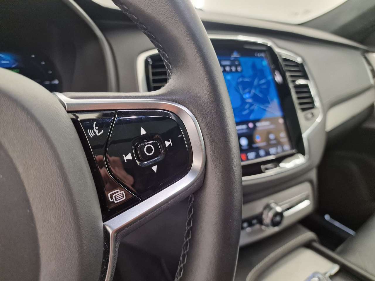 Volvo XC90 ULTIMATE PHEV 7 ZIT-LUCHTVERING-BOWERS & WILKINS — foto 12 van 20