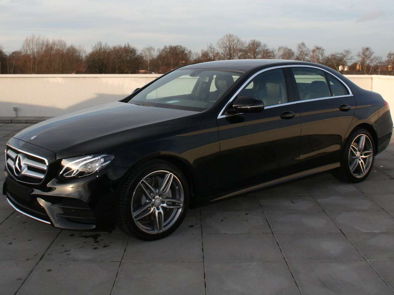 Mercedes-Benz E 220 d AMG Pano dak navigatie LED camera — foto 4 van 9